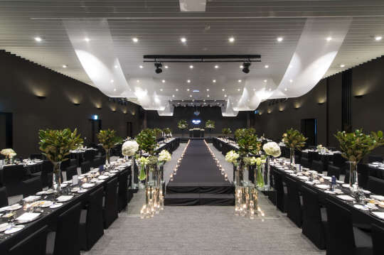 세계적인 호텔 예약 플랫폼 '디자인 호텔스'의 서울 최초 멤버가 된 글래드 호텔 여의도가 10월 7일 예비부부들의 마음을 쏙 빼놓을 웨딩페어를 마련한다. 예약문의 02)6222-5000   글래드 호텔 여의도 제공